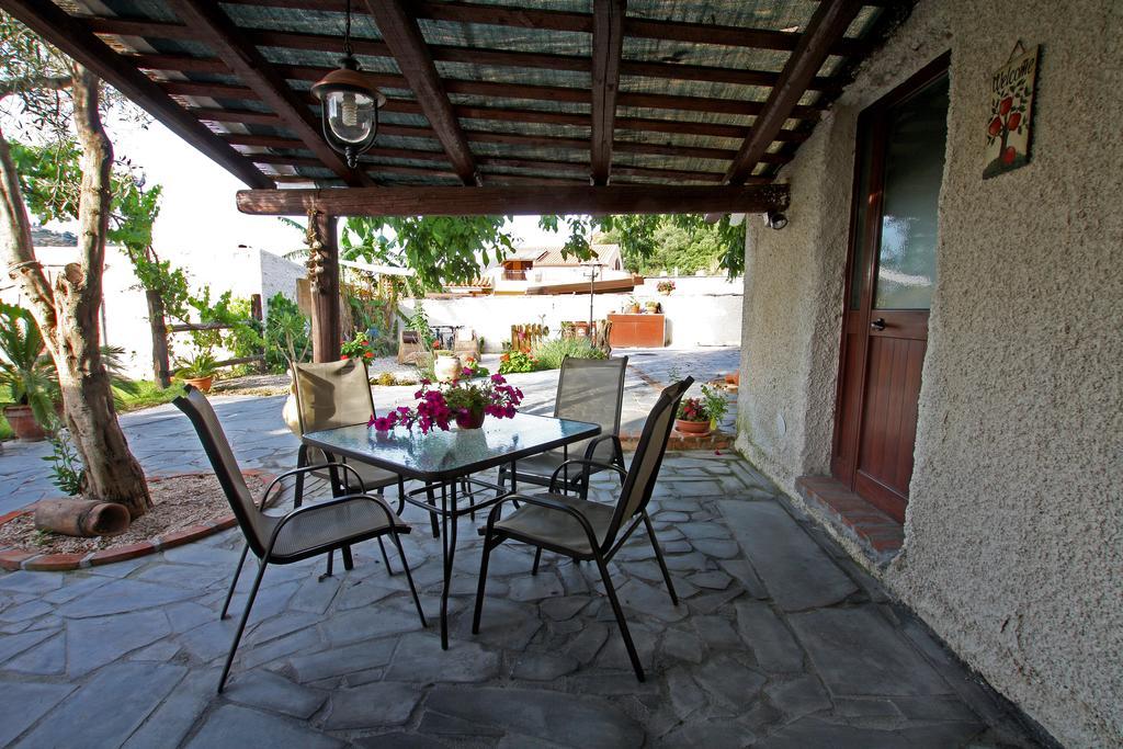 Casa Vacanze Borgo Borghese Сант'Алессіо-Сікуло Номер фото